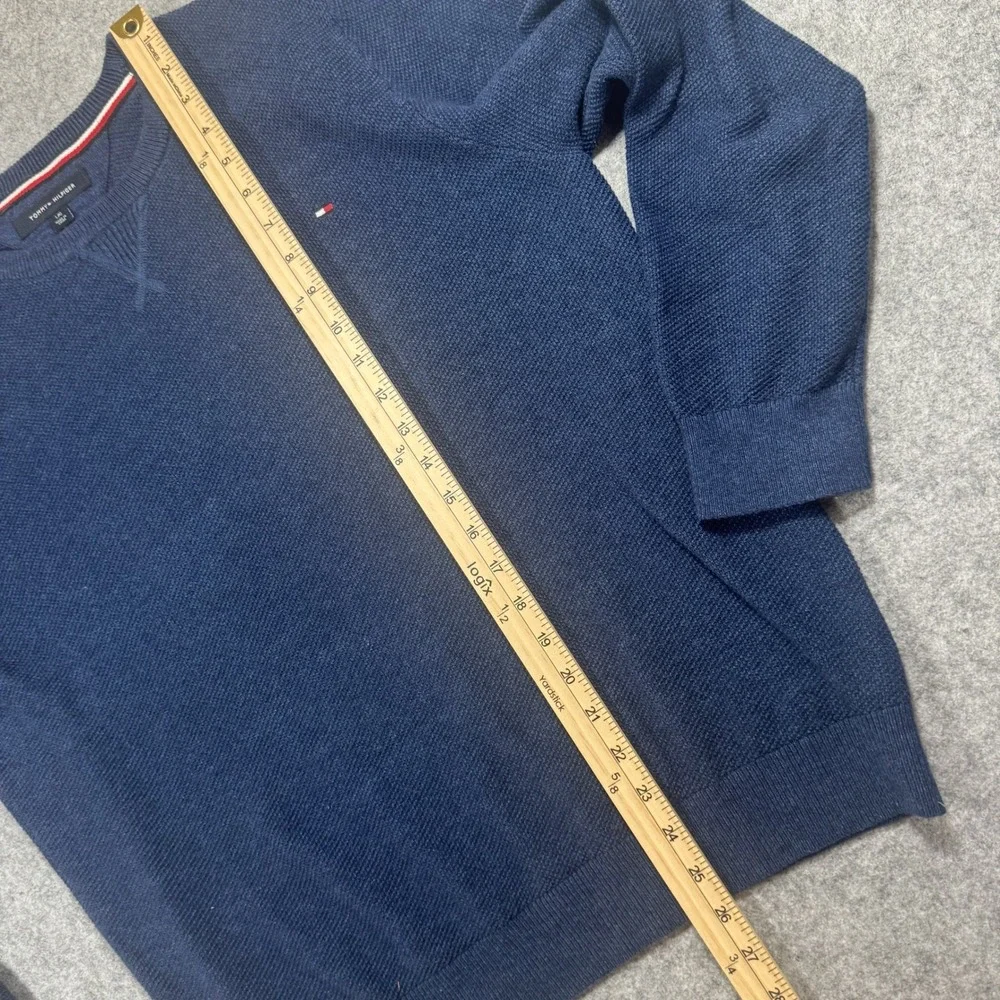 Tommy Hilfiger Crewneck Sweater Large Blue Textured Knit Logo